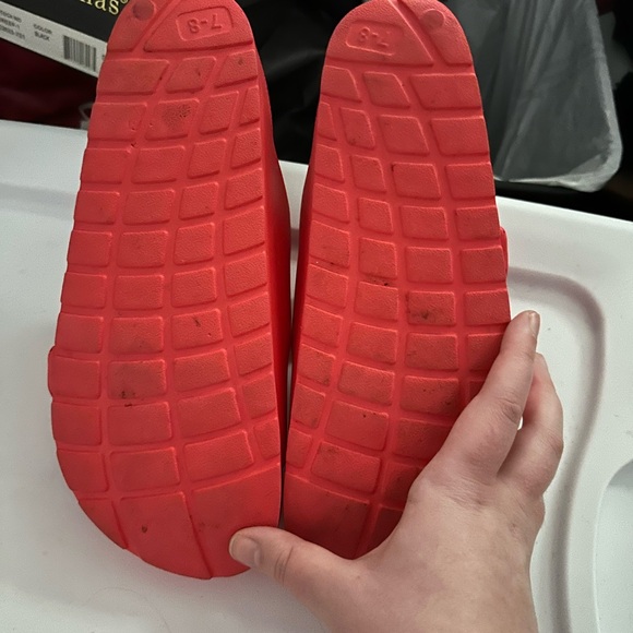 Red Sandals - Picture 3 of 3